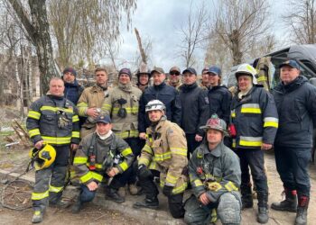 На допомогу Україні прибули перші іноземні команди рятувальників