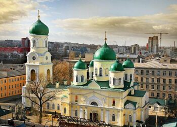 На Дніпропетровщині на Великдень біля кожного храму чергуватимуть поліцейські