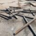 У Кривому Розі чоловіки розбирали протитанкові їжаки