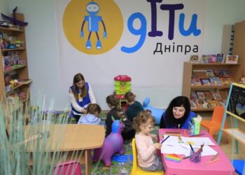 У Дніпрі відкрився центр підтримки евакуйованих маріупольців