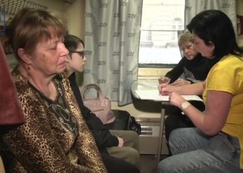 Українці , що виїжджають з зони бойових дій можуть отримати грошову допомогу на вокзалі Дніпра