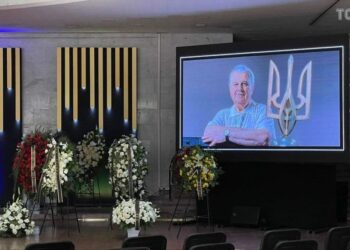 У Києві розпочалася церемонія прощання з Леонідом Кравчуком