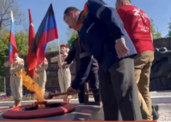 Ніхто не прийшов: у Маріуполі окупанти запалили вічний вогонь (ВІДЕО)