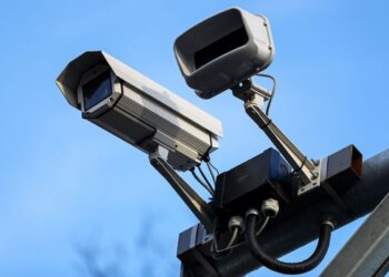Відсьогодні у багатьох містах України відновлюють роботу камери фіксації ПДД