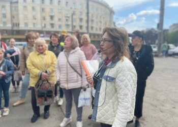 У Дніпрі провели пізнавальну безкоштовну екскурсію містом для переселенців