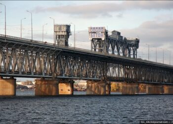 Одну ракету збито, друга поцілила у залізничну инфраструктуру: подробиці вечірнього обстрілу Дніпра