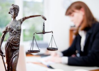 У Дніпрі переселенці можуть отримали безоплатну юридичну допомогу