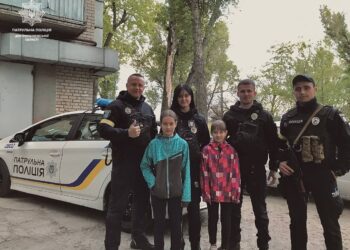 У Дніпрі дві дівчинки знайшли шприц з наркотиком та повідомили в поліцію