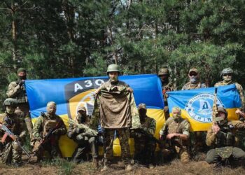 Роман Зозуля продає унікальний “убекс”, щоб допомогти українським захисникам (ФОТО)