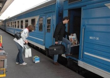 Як виїхати з Дніпра: графік руху потягів у межах України на 13 травня