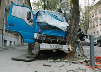 Жахлива ДТП у центрі Дніпра: у вантажівки відмовили гальма (ФОТО)