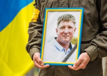На Дніпропетровщині попрощалися із загиблим військовим Сергієм Самофаловим