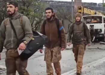 Родини захисників “Азовсталі” втратили із ними зв’язок та не знають про їхню долю