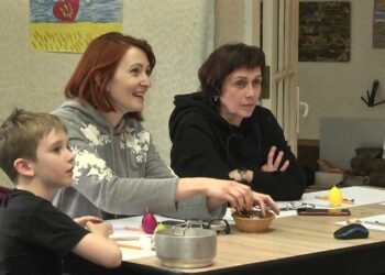 Майстер-клаc із писанкарства: в iсторичному музеї Дніпра навчають виготовляти писанки.
