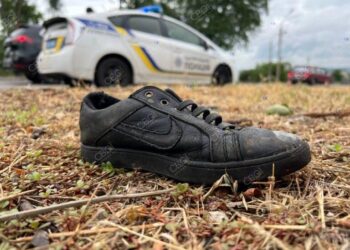 Від удару злетіли кросівки: у Кривому Розі на зербі автівка збила дитину