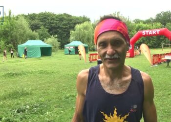 Понад 200 учасників взяли участь у легкоатлетичному кросі. Зібрані кошти передали для ЗСУ