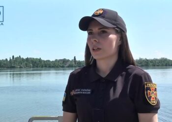 Як безпечно поводитися під час купання: майстер клас рятувальників