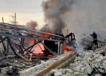 Вранці окупанти поцілили у сільськогосподарський склад у Зеленодольську