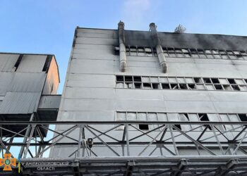 У Кам’янському на промисловому підприємстві спалахнув конвеєр