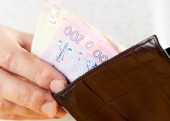 Переселенці, які прибувають до Дніпра поїздом, можуть отримати грошову допомогу на вокзалі   