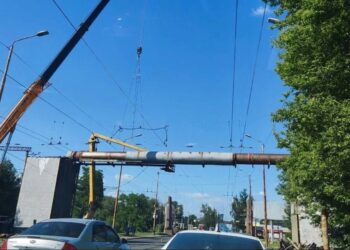 У Дніпрі демонтують труби теплопостачання