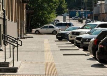 На двох центральних вулицях Дніпра закінчили ремонт тротуару 