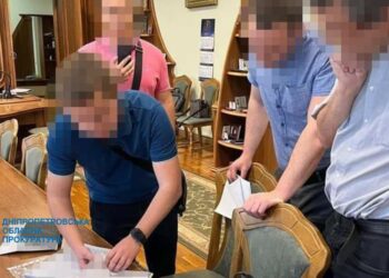 Ректора одного з вишів Дніпра судитимуть за привласнення 1 мільйона гривень на ремонті навчального закладу