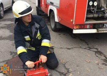 На Дніпропетровщині рятувальники перевірили справність пожежних гідрантів 