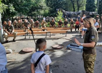 У Дніпрі 9-річний хлопчик продав свої іграшки, аби допомогти ЗСУ