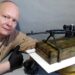 Кондитер з Дніпра зробив торт у формі снайперської гвинтівки