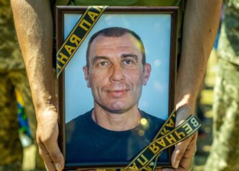 Сьогодні на Дніпропетровщині попрощалися із героєм з 93-ї бригади 