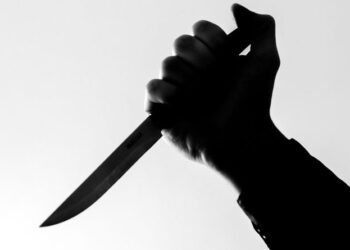 У Дніпрі тіло чоловіка пролежало п’ять діб коло будинку 