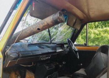Чергова ДТП у Дніпрі: ВАЗ влетів у відбійник