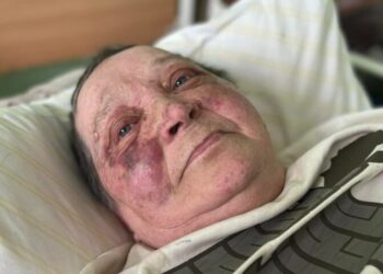 У Херсоні окупанти зламали літній журналістці хребет за відмову здати український паспорт