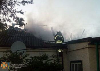 У Синельниківському районі горів житловий будинок