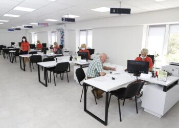 За чотири місяці війни ЦНАПи Дніпропетровщини надали 365 тисяч адмінпослуг