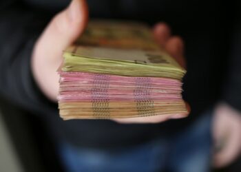 Шахраї від імені мера Кам’янського вимагають у бізнесменів гроші на ЗСУ