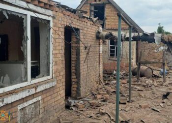 Поранена дитина, пошкоджені будинки: подробиці нічного обстрілу Дніпропетровщини від ДСНС
