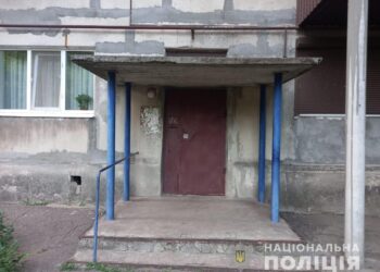 Прикинулася продавчинею меду: на Дніпропетровщині злодійка обікрала довірливого пенсіонера