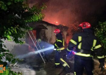 У Павлограді палав приватний будинок