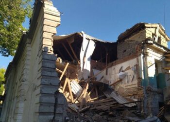 Фото школи у Синельниківському районі, в яку влучила ворожа ракета