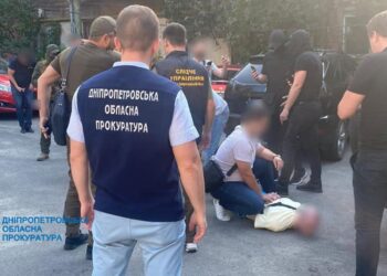 У Дніпрі волонтер намагався заробити півмільйона гривень на незаконному продажі бронежилетів