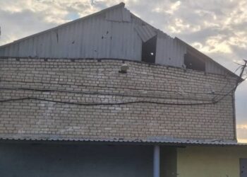 Ворог знову обстріляв Апостолівську громаду: пошкоджено домівки та мережу електропередач
