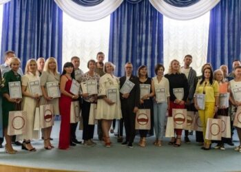 Чотири педагоги з Дніпропетровщини перемогли у всеукраїнському освітньому конкурсі