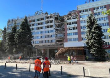 Росіяни випустили дев’ять ракет по Миколаєву (ФОТО)