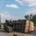У Дніпрі вантажівка посівала дорогу насінням