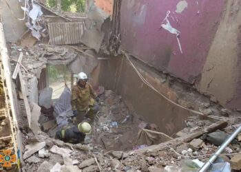 У Нікополі з-під завалів будинку дістали тіла двох загиблих