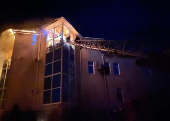 Обстріл Нікопольського району: подробиці та фото від рятувальників