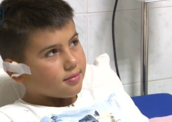 Кинув гранату з вікна по гуляючим дітям – є постраждалі