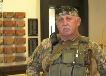 Трофейний експонат: військові тероборони передали до музею Дніпра зняту з російськоï БМП-2 гармату